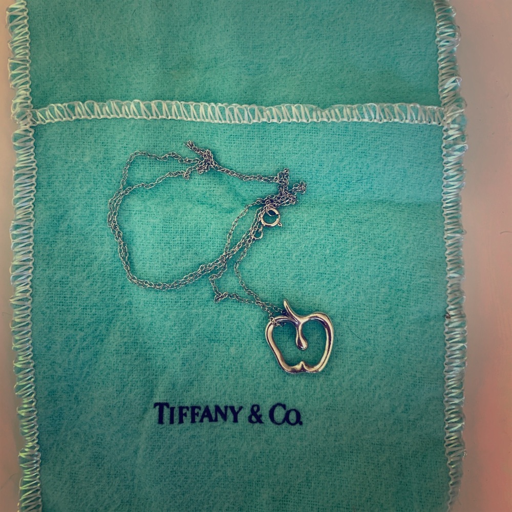 Tiffany & Co. Elsa Peretti Apple necklace